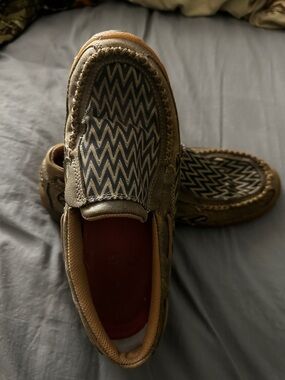 Twisted X Women's Flats in Brown and Tan Zigzag